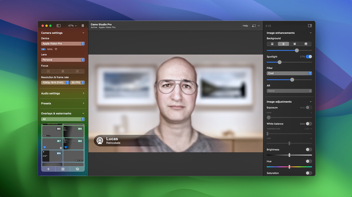 Eine Spatial Persona, die von Camo Camera auf einer Apple Vision Pro an Camo Studio weitergeleitet wird.
