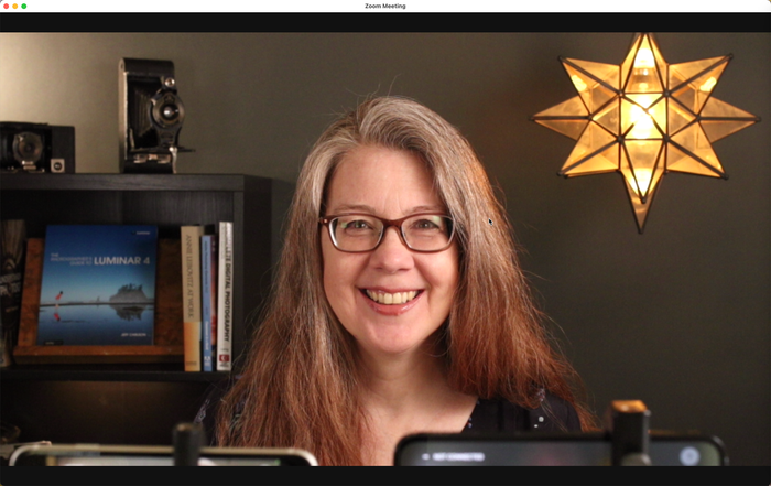 Setting the aperture to f/7.1 on the Canon removes the background blur.