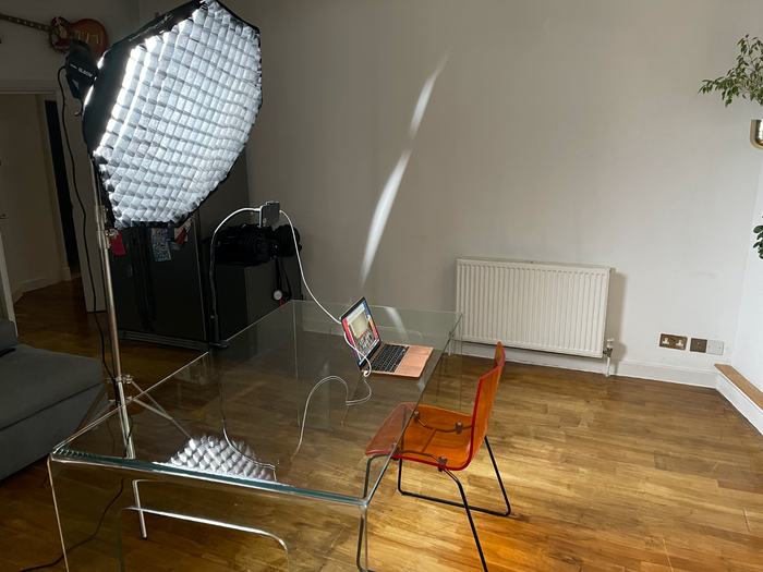 An diesen Bildern siehst du, wie riesig diese Softbox ist