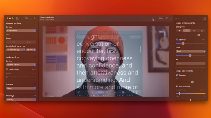 Für einfachere Setups war es sehr hilfreich, Camo im Transparenzmodus über eine auf unserem Bildschirm scrollende Teleprompter-App zu legen. Richte die Fenster einfach direkt unter deinem Kameraobjektiv aus, und du hast Skript und Bild in derselben Blicklinie.